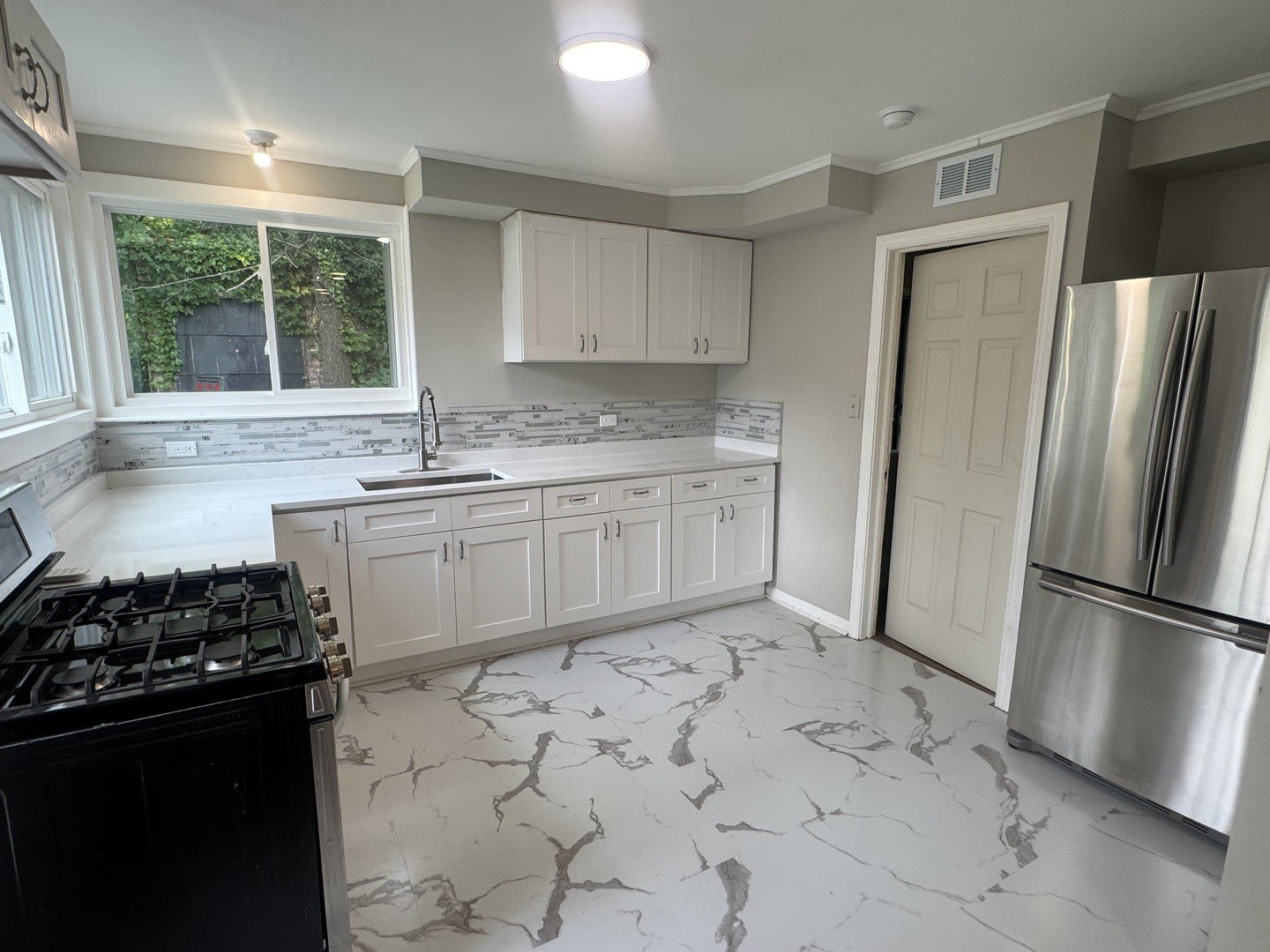 14428 University Avenue – photo 4