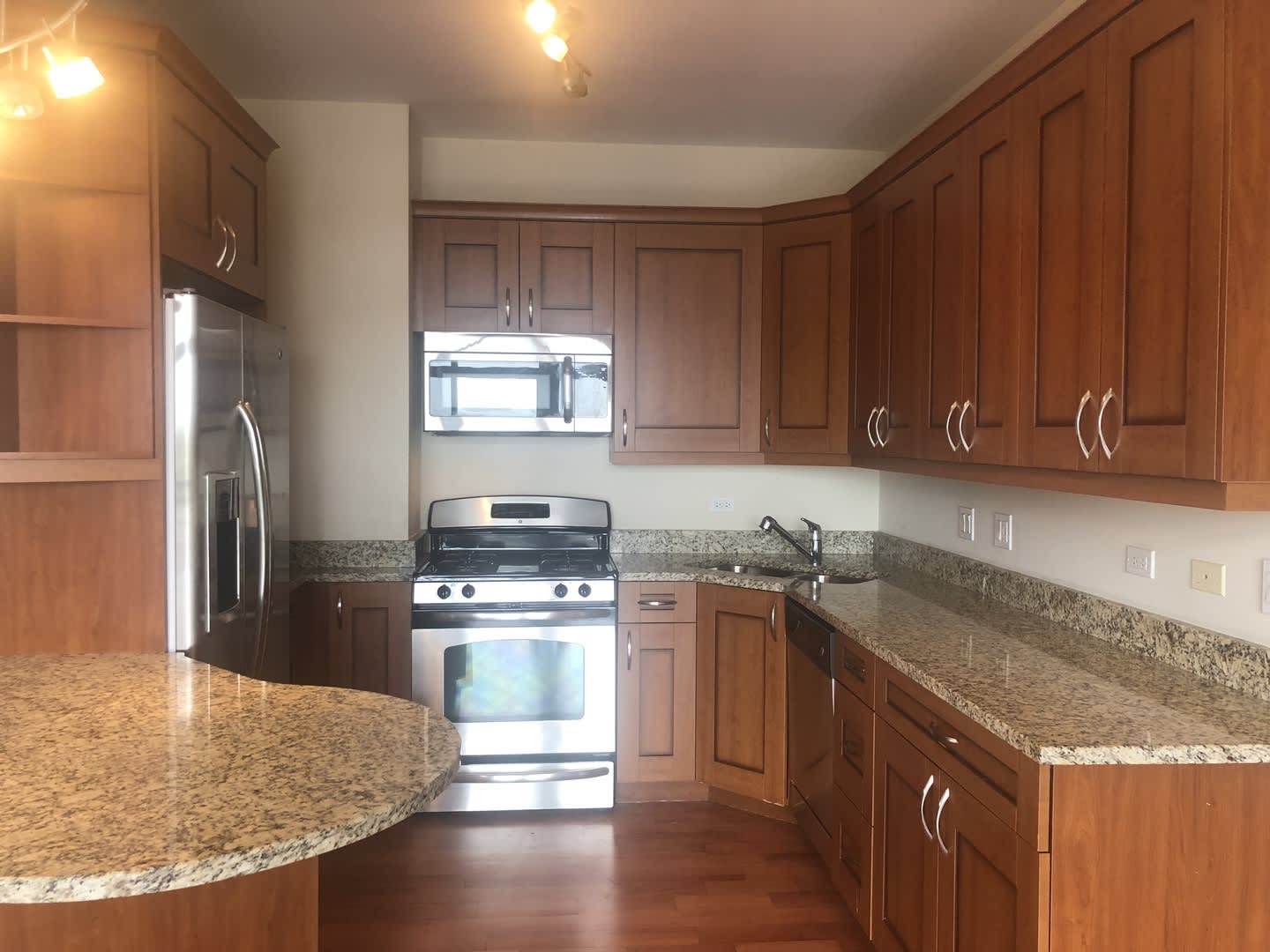 1444 W Morse Ave – photo 1
