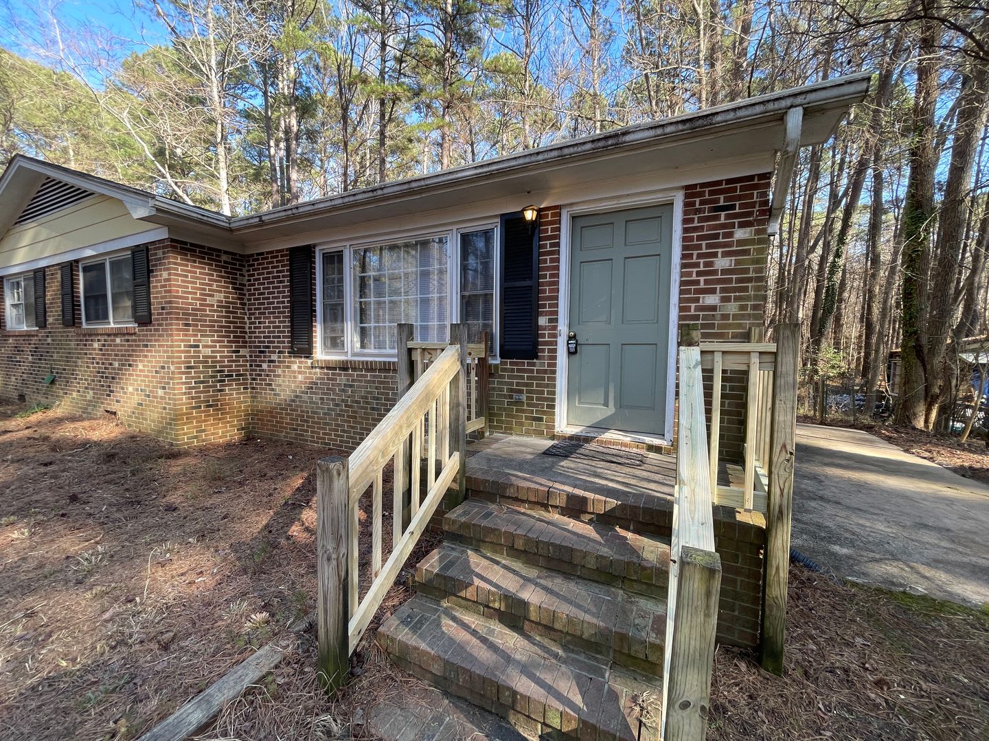 Fantastic location near downtown Pittsboro for this 2br duplex! – photo 3