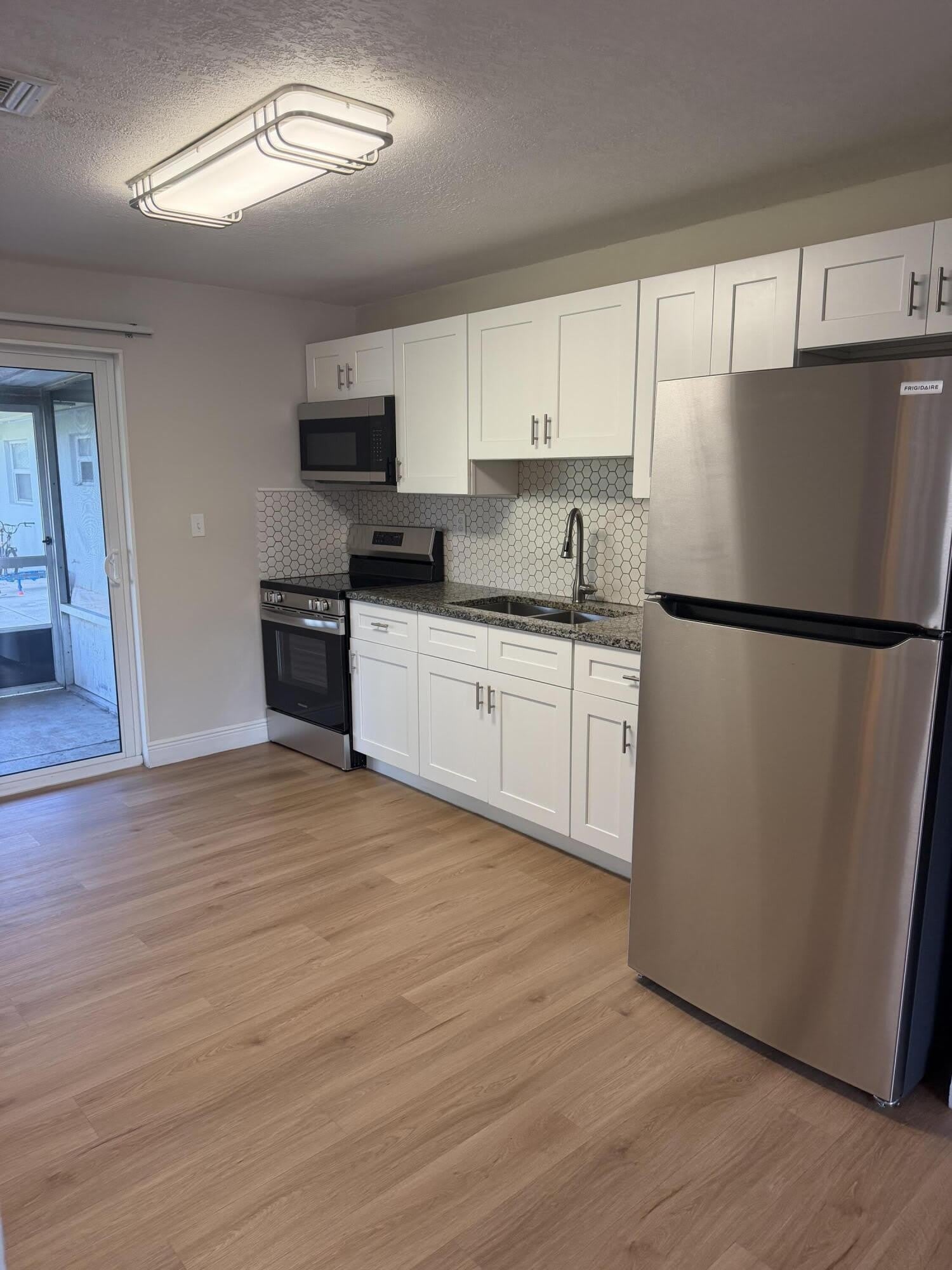 2727 SE Normand Street – photo 5
