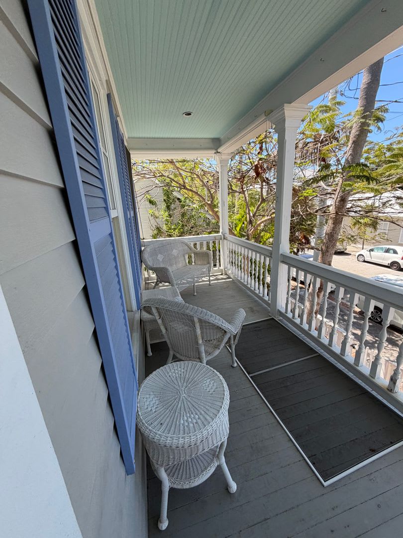 Newly Renovated 2 bed with 2.5 bath! – photo 3