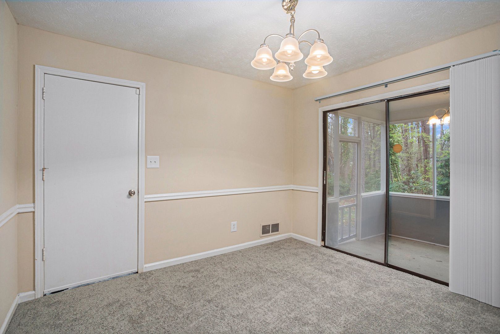 3 bdrm, 2 bath in Stonecrest – photo 4