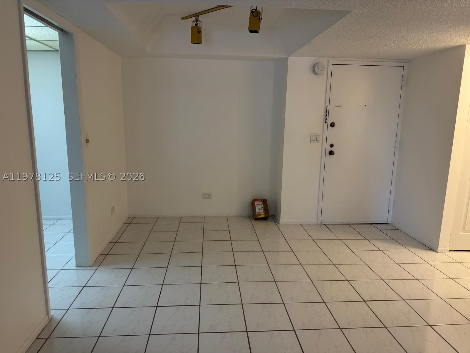 3720 Inverrary Dr – photo 5