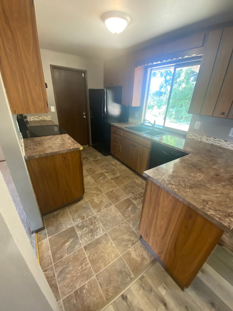 3 Bed Room 1.75 Bath, New Floor Covering, New Interior Paint – photo 4