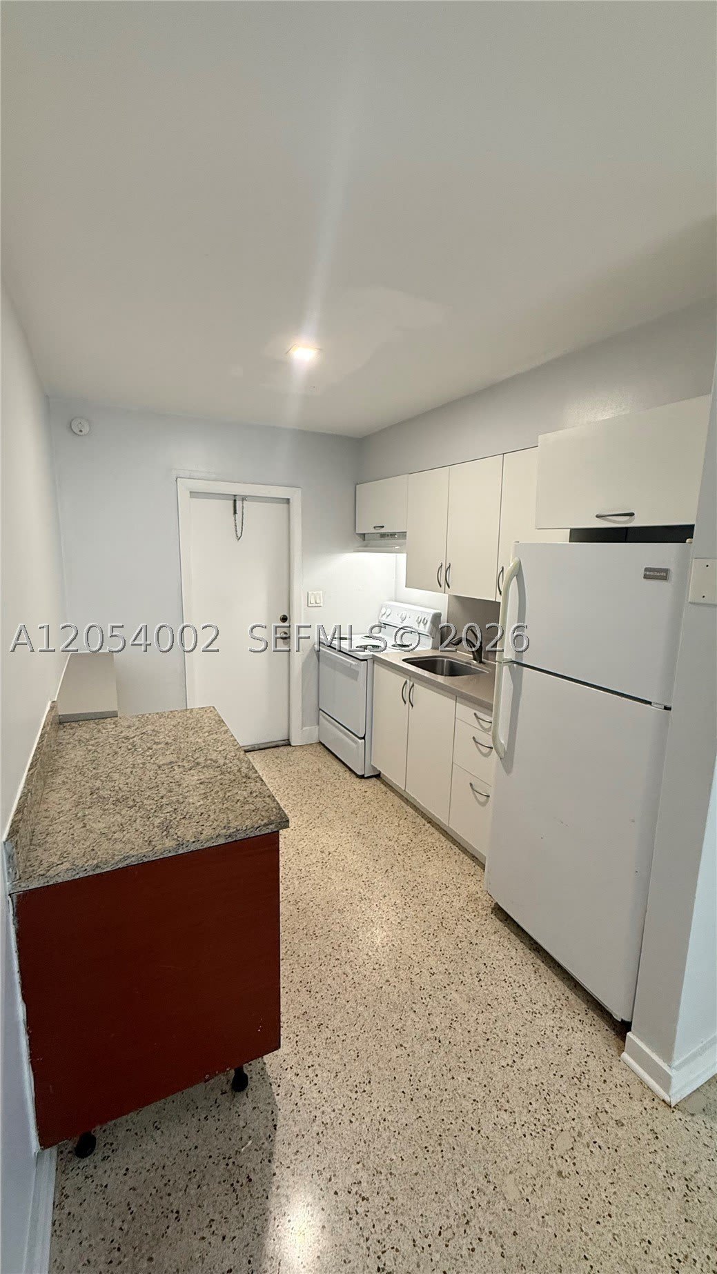 842 SW 2nd St – photo 5