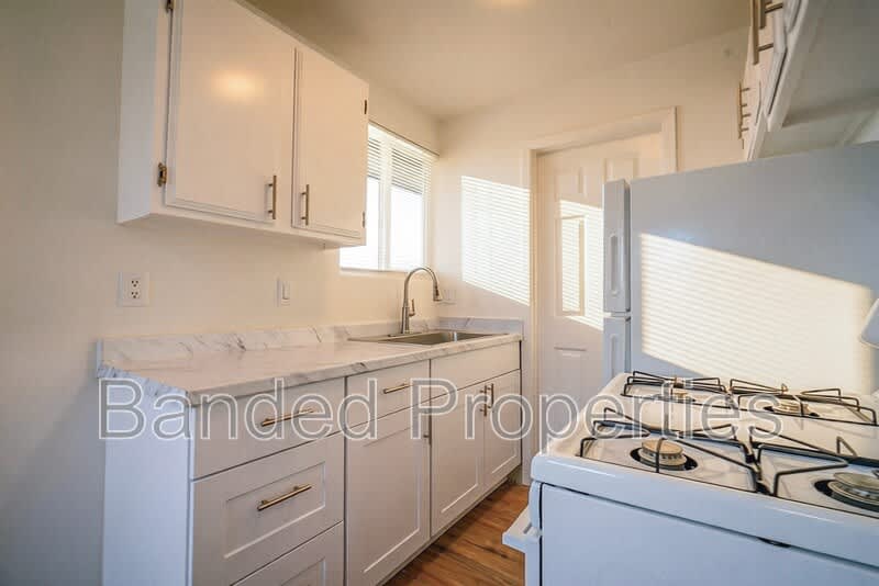 376 West 700 North – photo 1