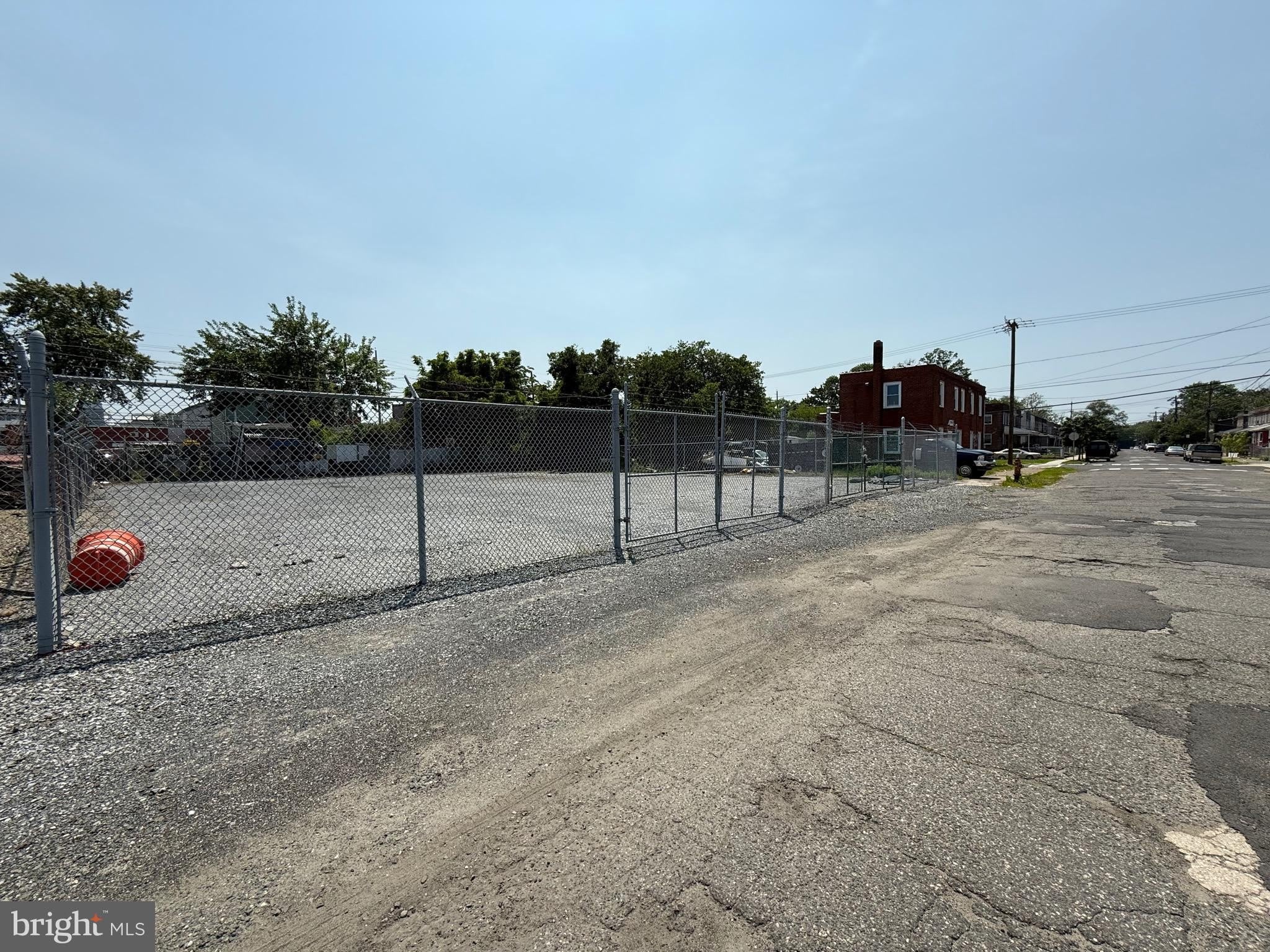914 SYLVAN Street – photo 3