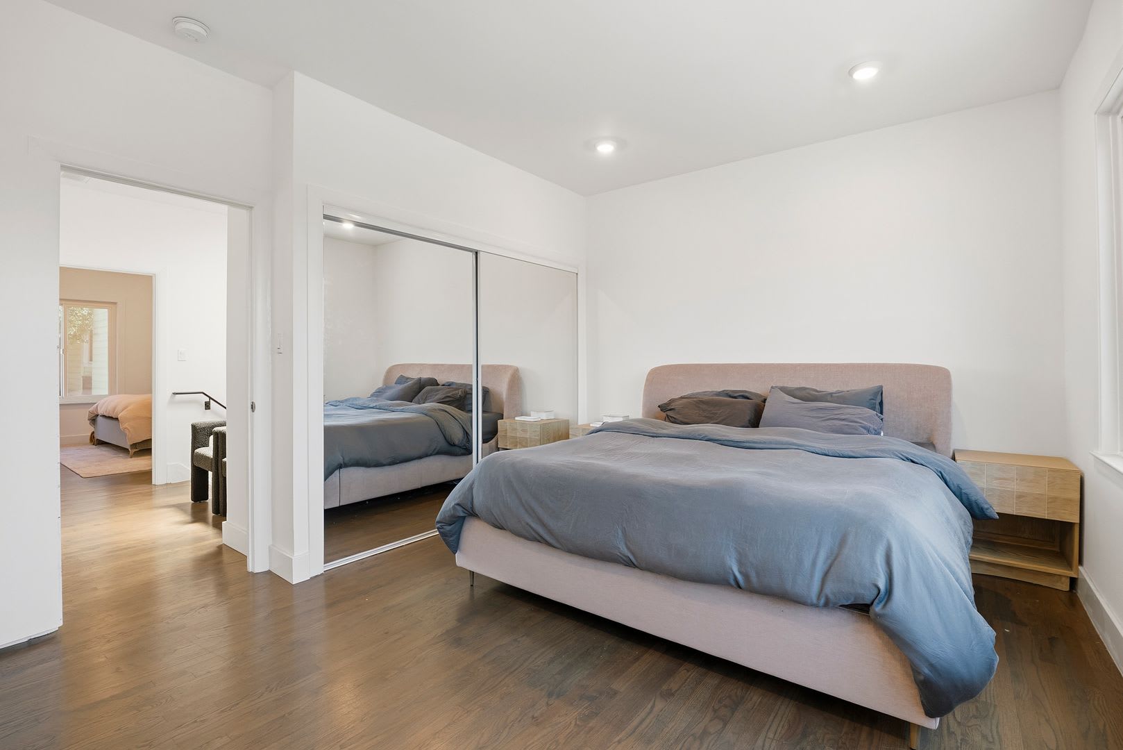 Beautiful 3 Bedroom 2 Bath Potrero Hill Home with Private Backyard & 2-Car Garage – photo 5