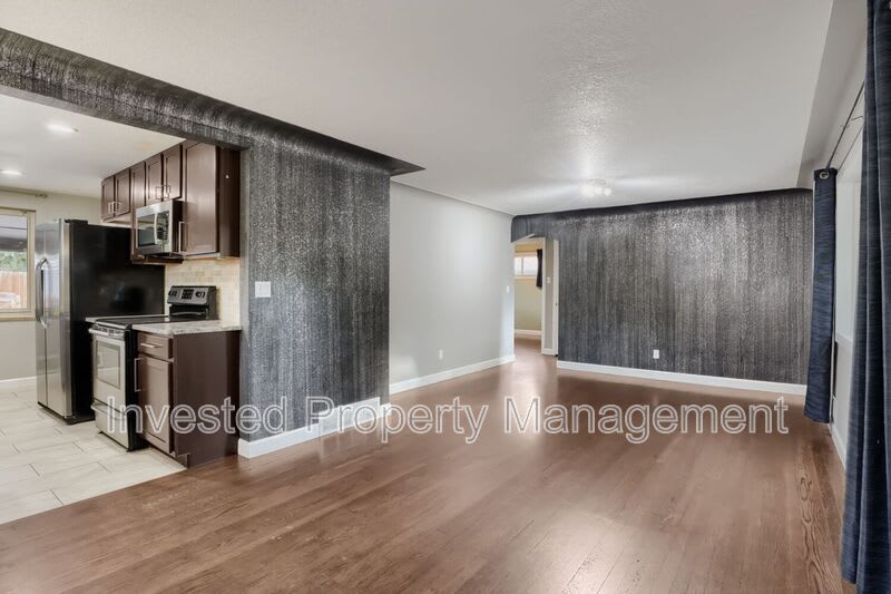 2591 S Raleigh St – photo 5