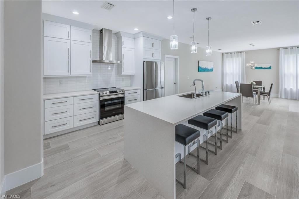 8260 Laurel Lakes Blvd – photo 2