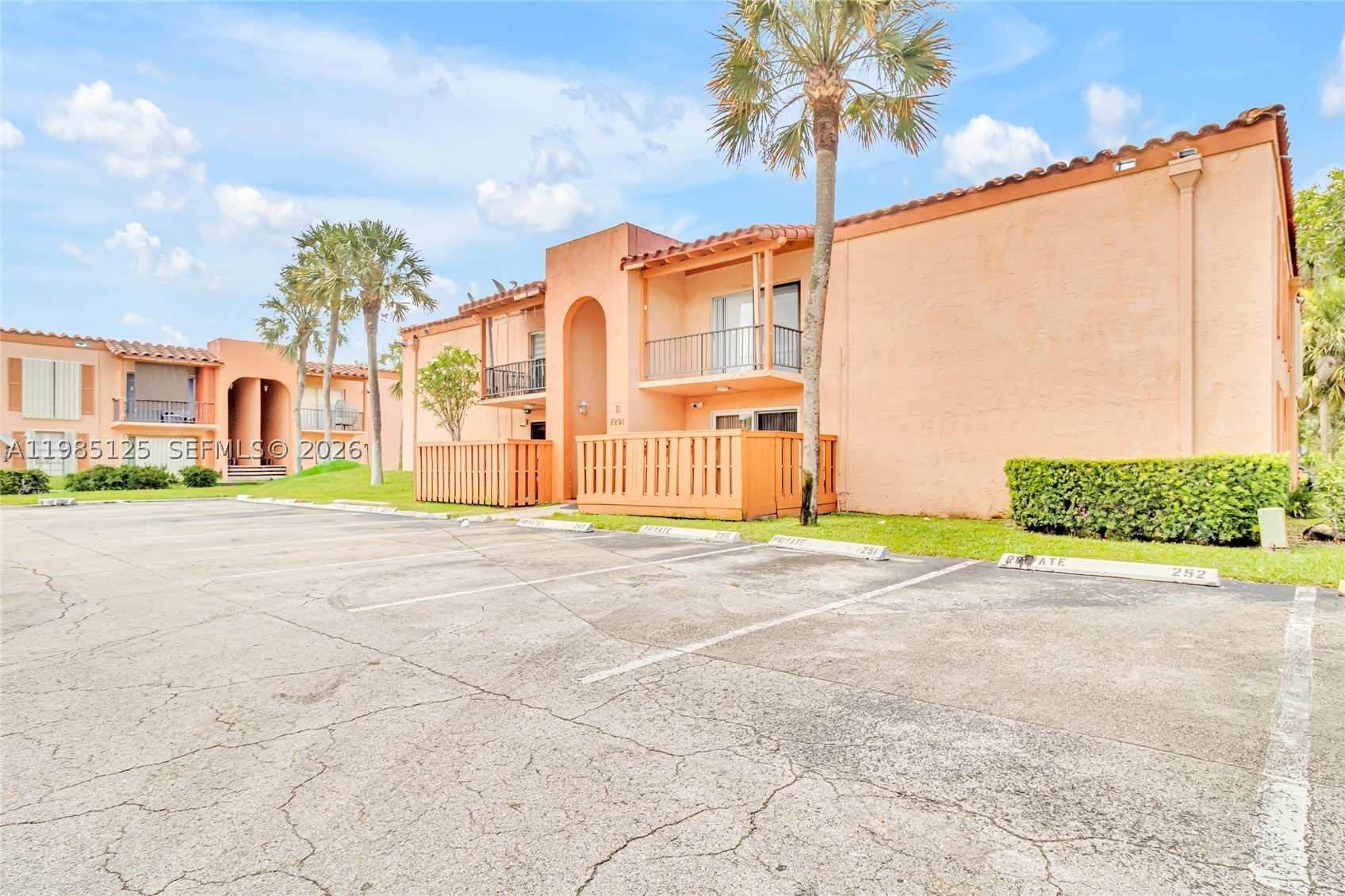 7201 Miami Lakes Dr – photo 2