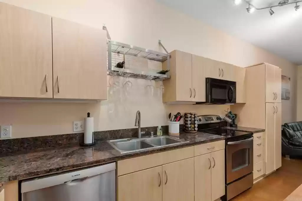 777 Sixth Avenue – photo 4