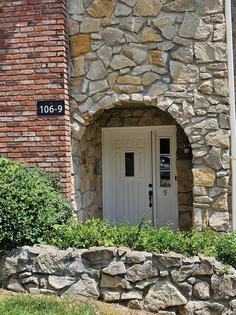 3 Bed 2 5 Bath Village South Condominiums – photo 1
