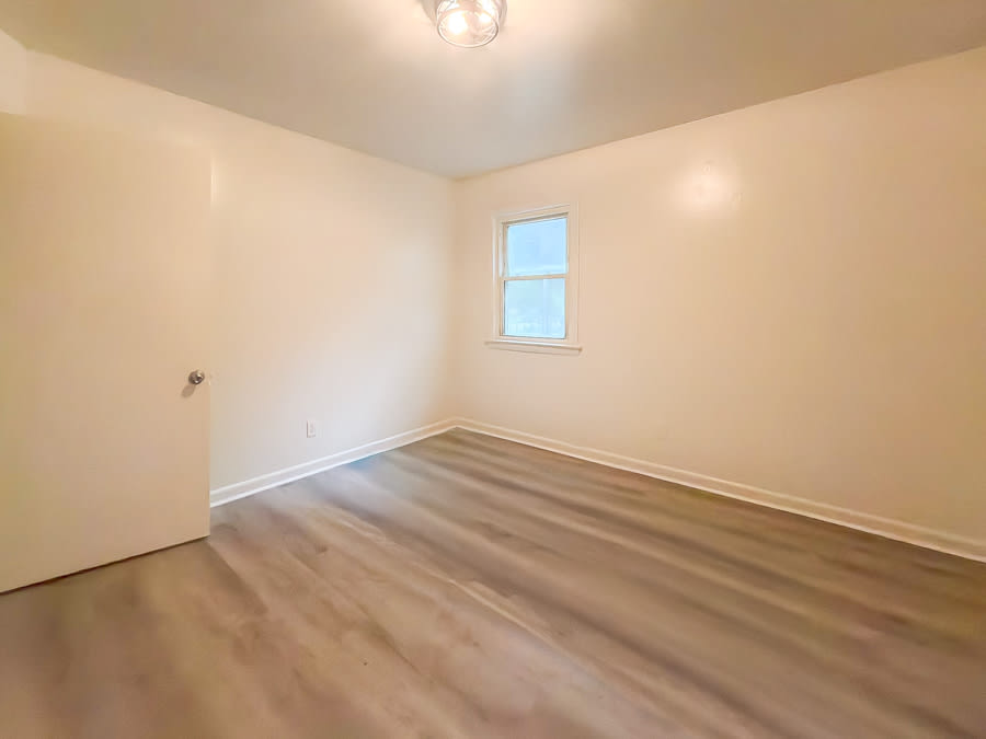 2235 N Whitehill Dr – photo 3