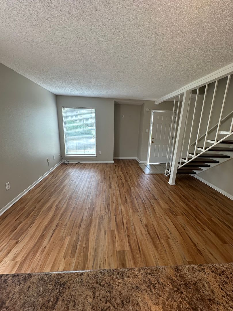1BD/1BA Townhouse located on the Germantown/Memphis Line! – photo 3