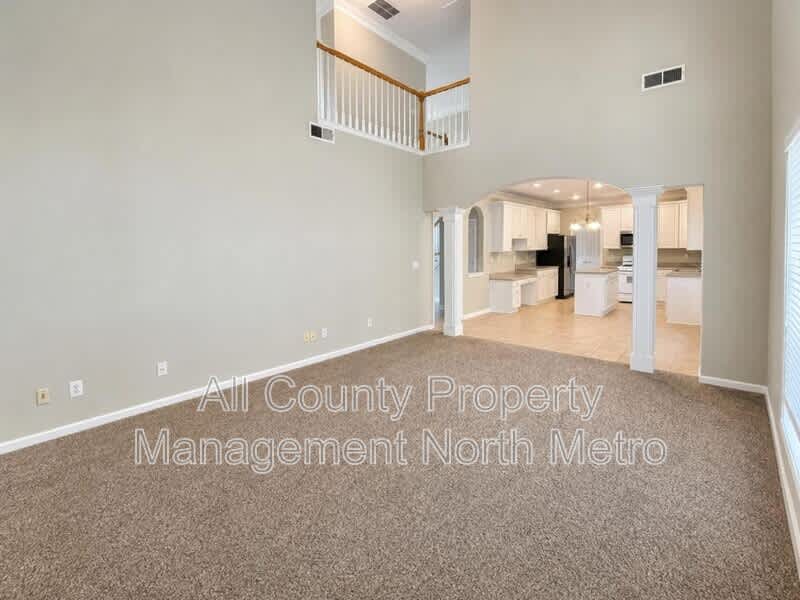 550 Elgaen Court – photo 2