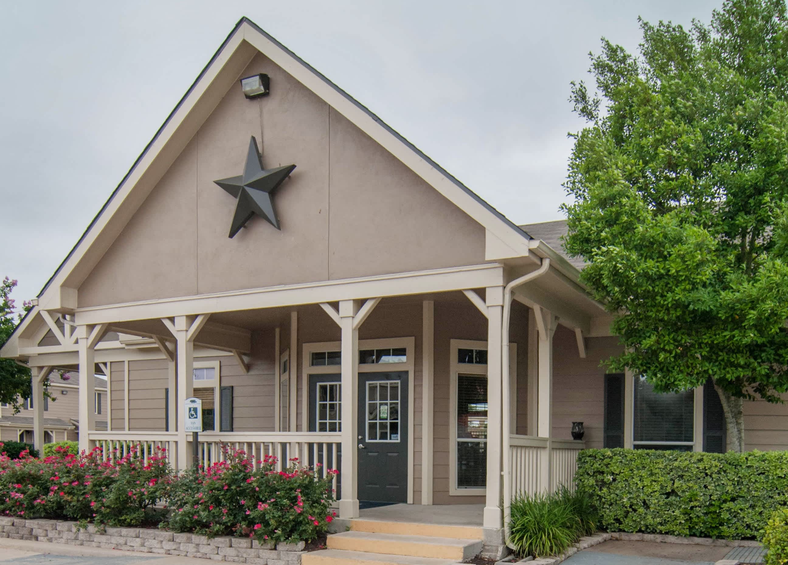 Southpark Village – photo 3