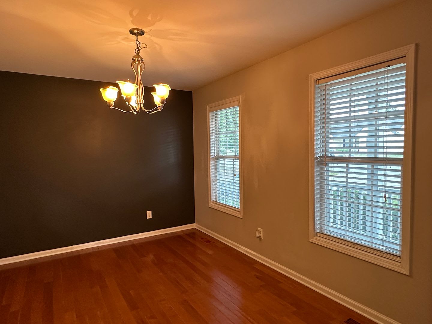 3 Bedroom, 2.5 Bath Home with 2 Car Garage in Hope Mills. – photo 5