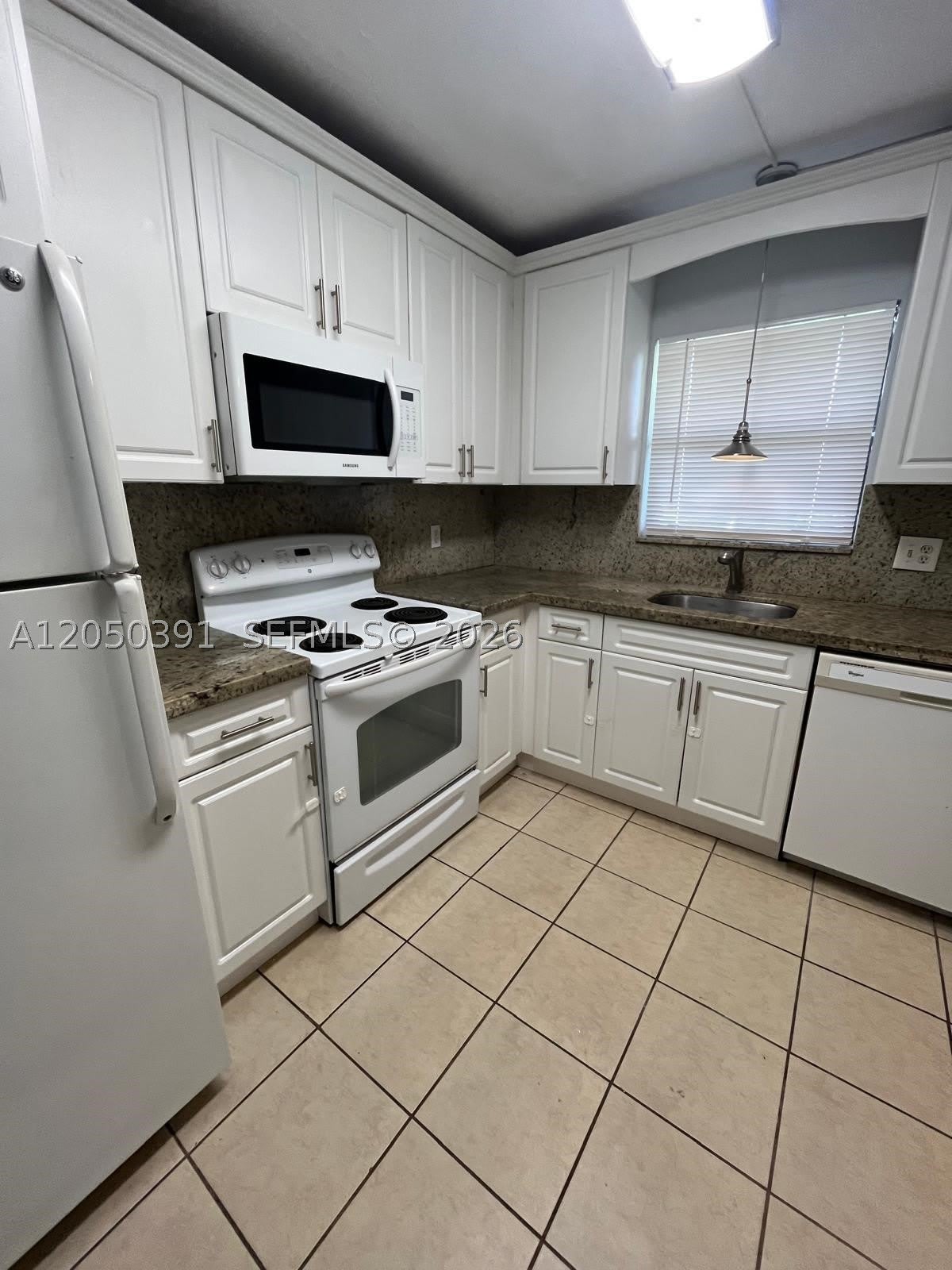 21906 Lake Forest Cir – photo 3