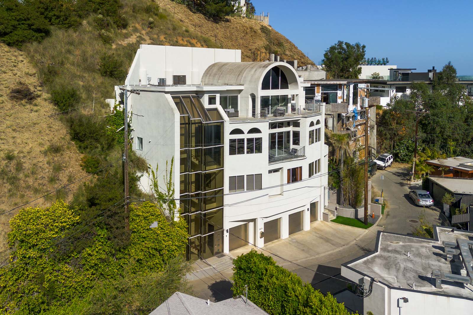 8435 Franklin Ave – photo 3