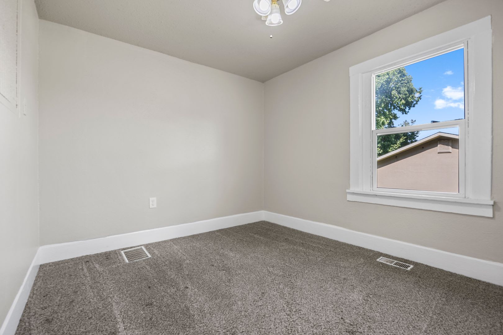 3 Bedroom Home For Rent – photo 5