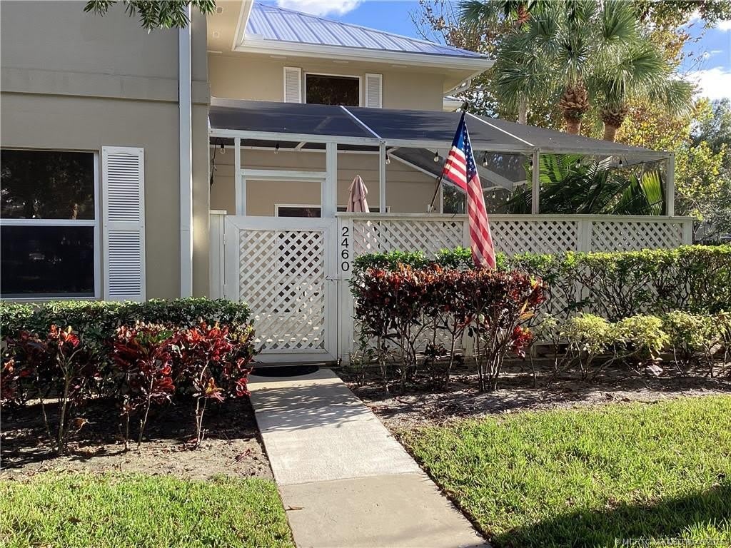 2460 Danbury Lane SW – photo 2