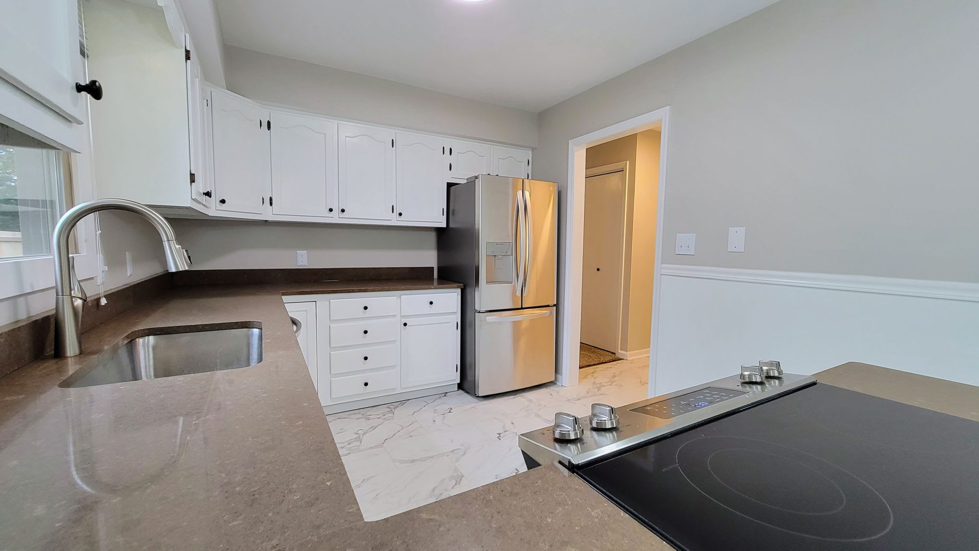 Beautifully Remodeled Condo in Southwest Champaign – photo 5