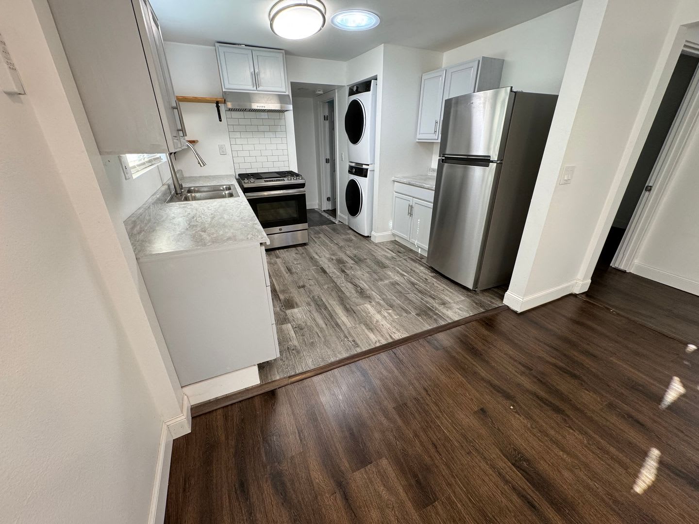 Fully Renovated 3Br Home New Hvac Washer Dryer Stainless Appliances Designer Finishes Optional Shop – photo 2