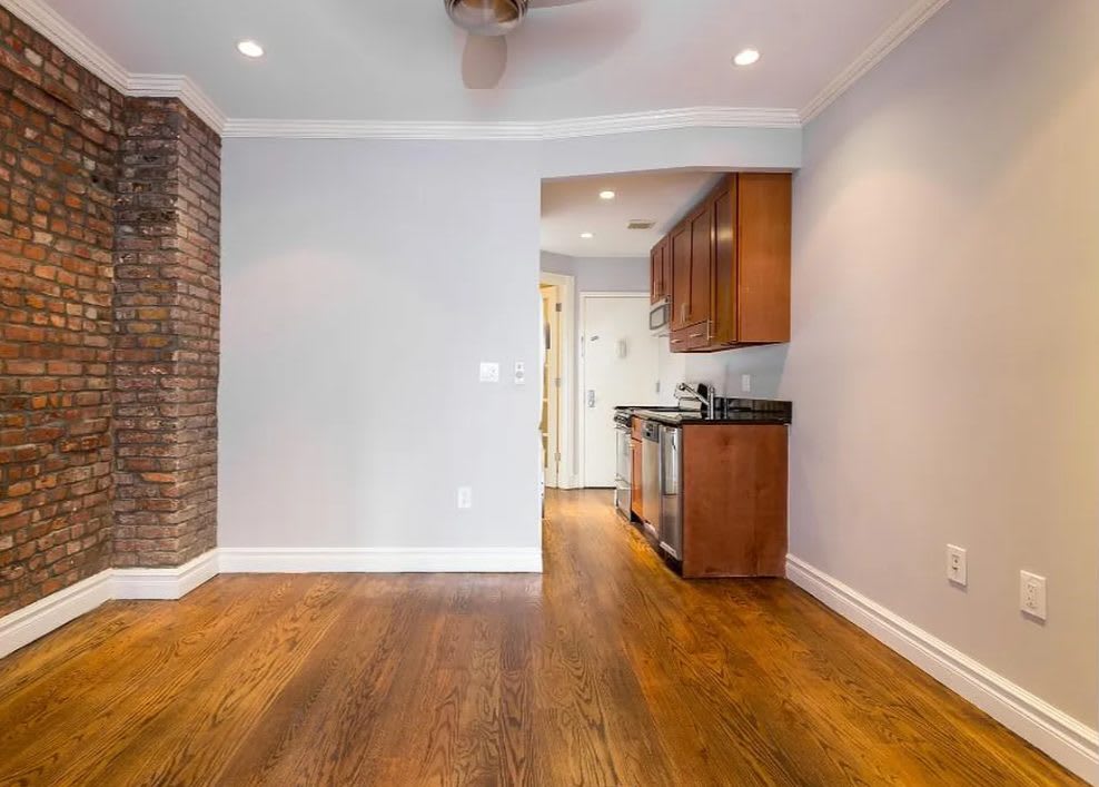 136 Orchard St – photo 2