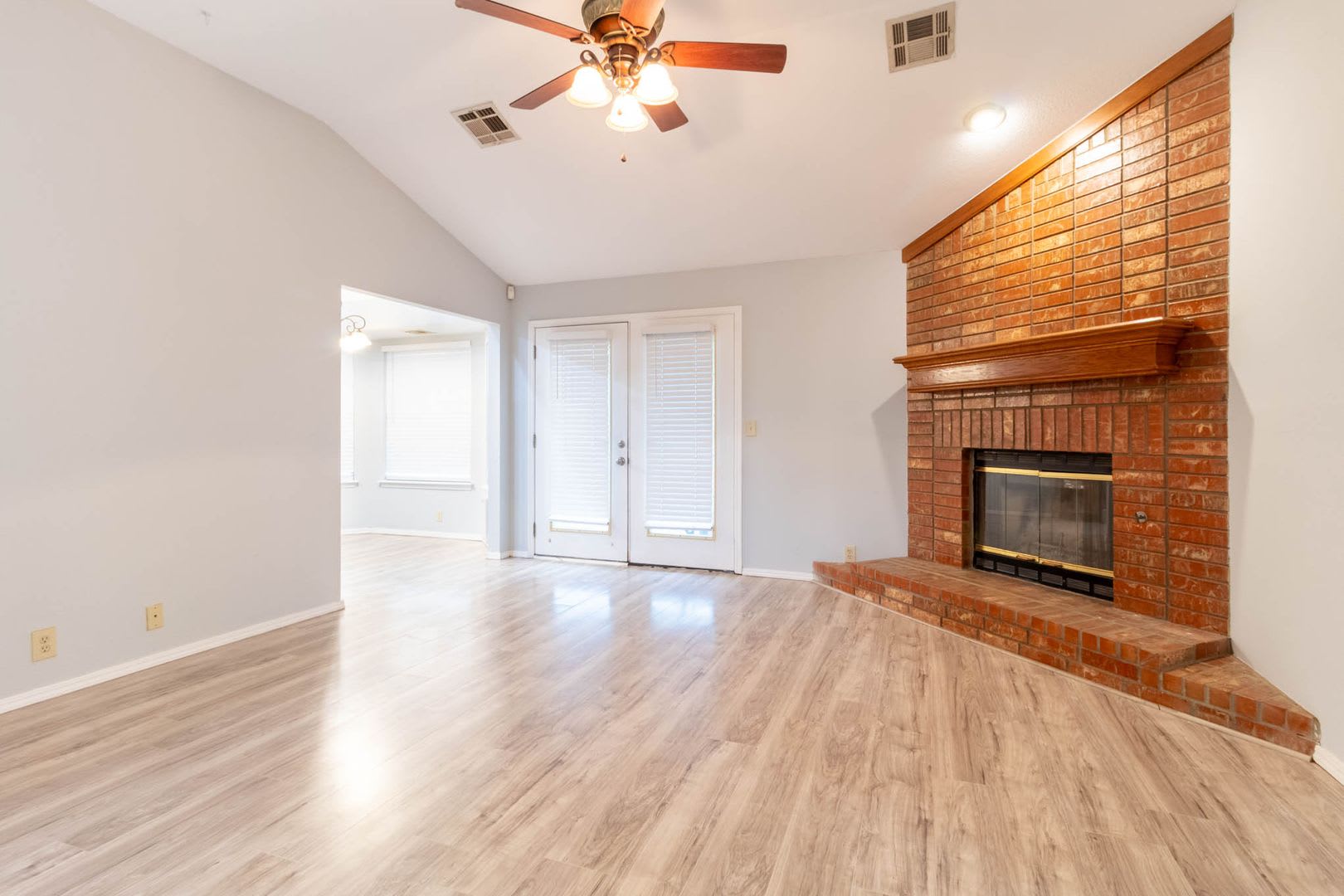Spacious 3BD/2BTH In Yukon – photo 5