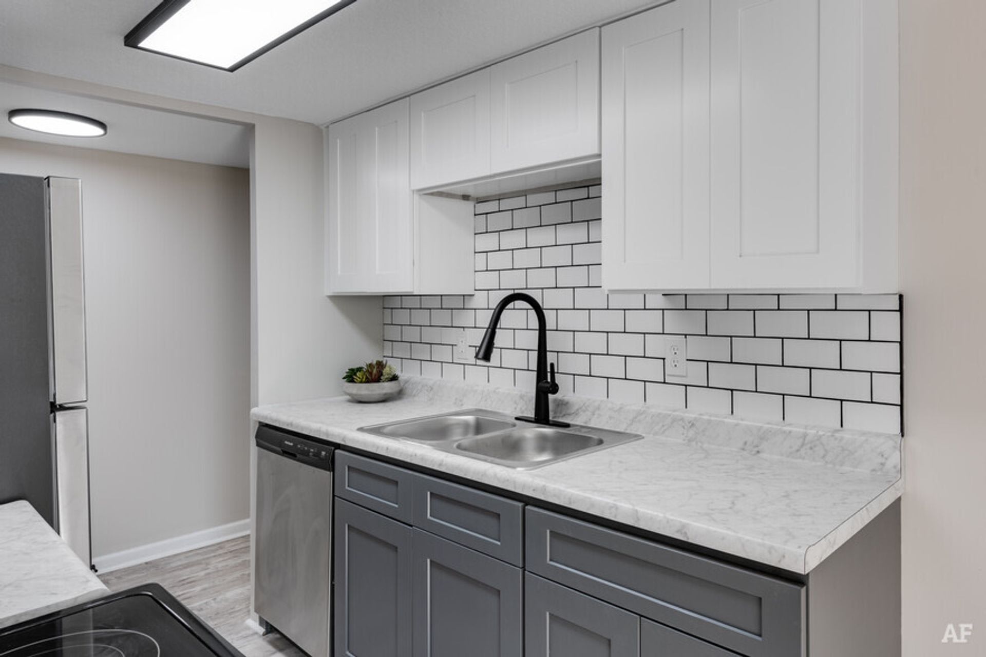 Emerald Square Villas – photo 2