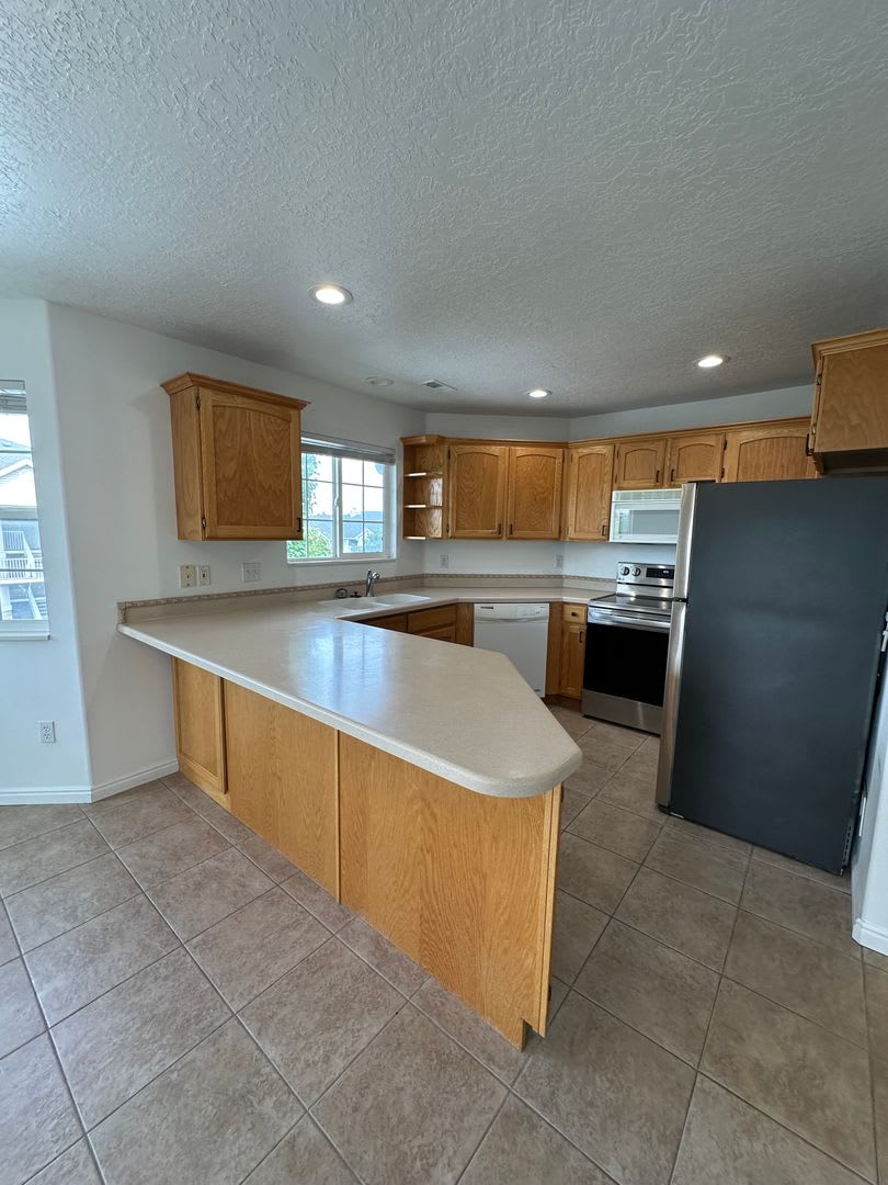 Updated 2-bedroom, 2-full-bath condo in Orem – photo 1