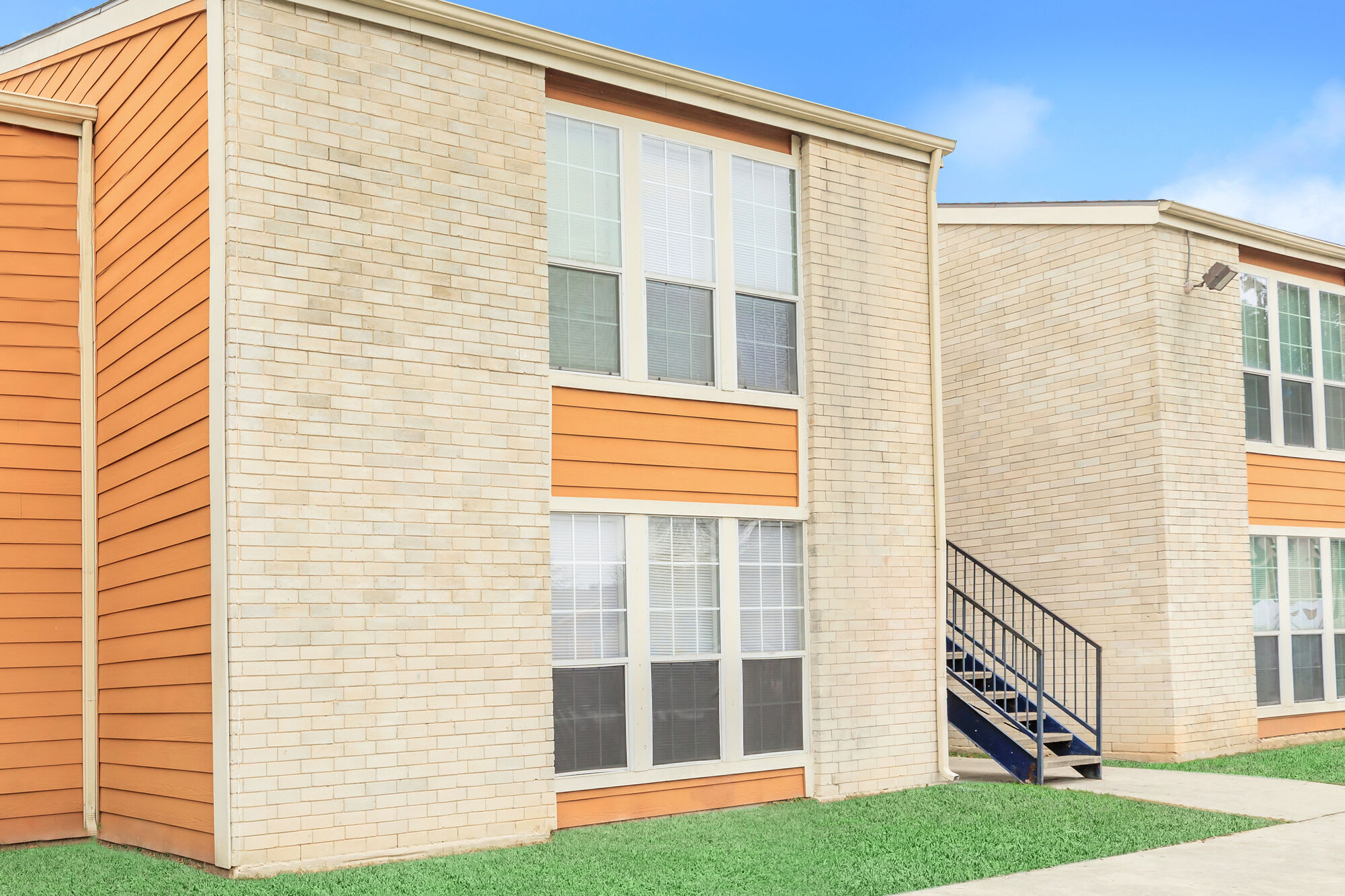 Hilltop Oaks Apartments – photo 1