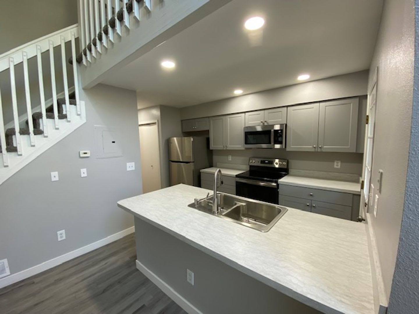 2 Bedroom in Pebble Brook North – photo 4