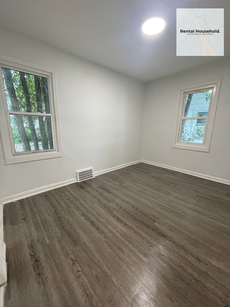 Recently Updated 3 Bedroom Single Family Home Move In Ready – photo 3
