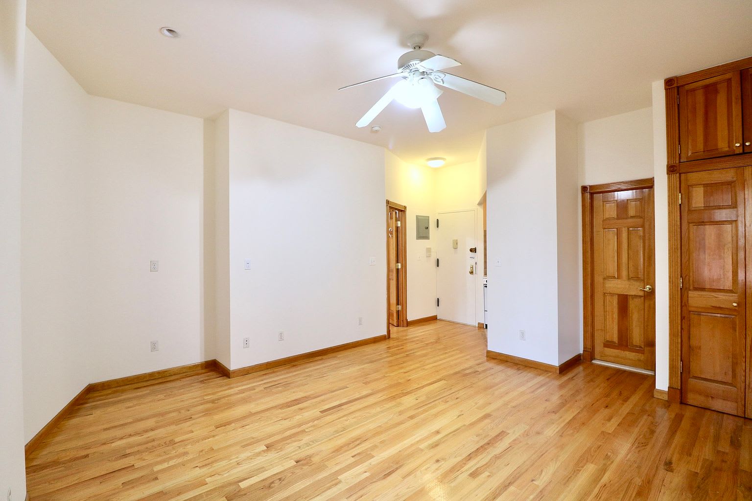338 W 77th St Apt 5B – photo 2
