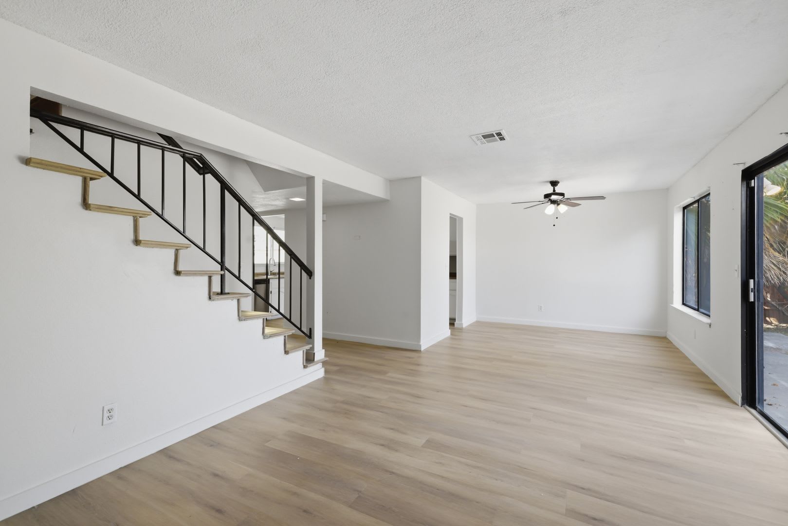 Fairfield, Remodeled 4 Bedroom Home on Quiet Court with Flexible Layout – photo 3
