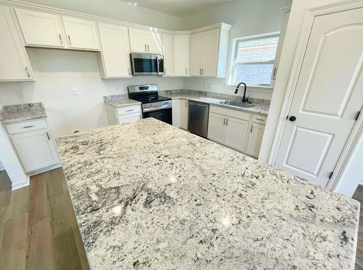 Spacious 4 Bedroom 2 Bathroom Home Located In Denham Springs – photo 5