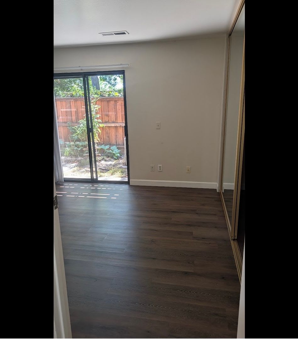 Charming Lower-Level 1 Bedroom, 1 Bath Condo for Rent – photo 2