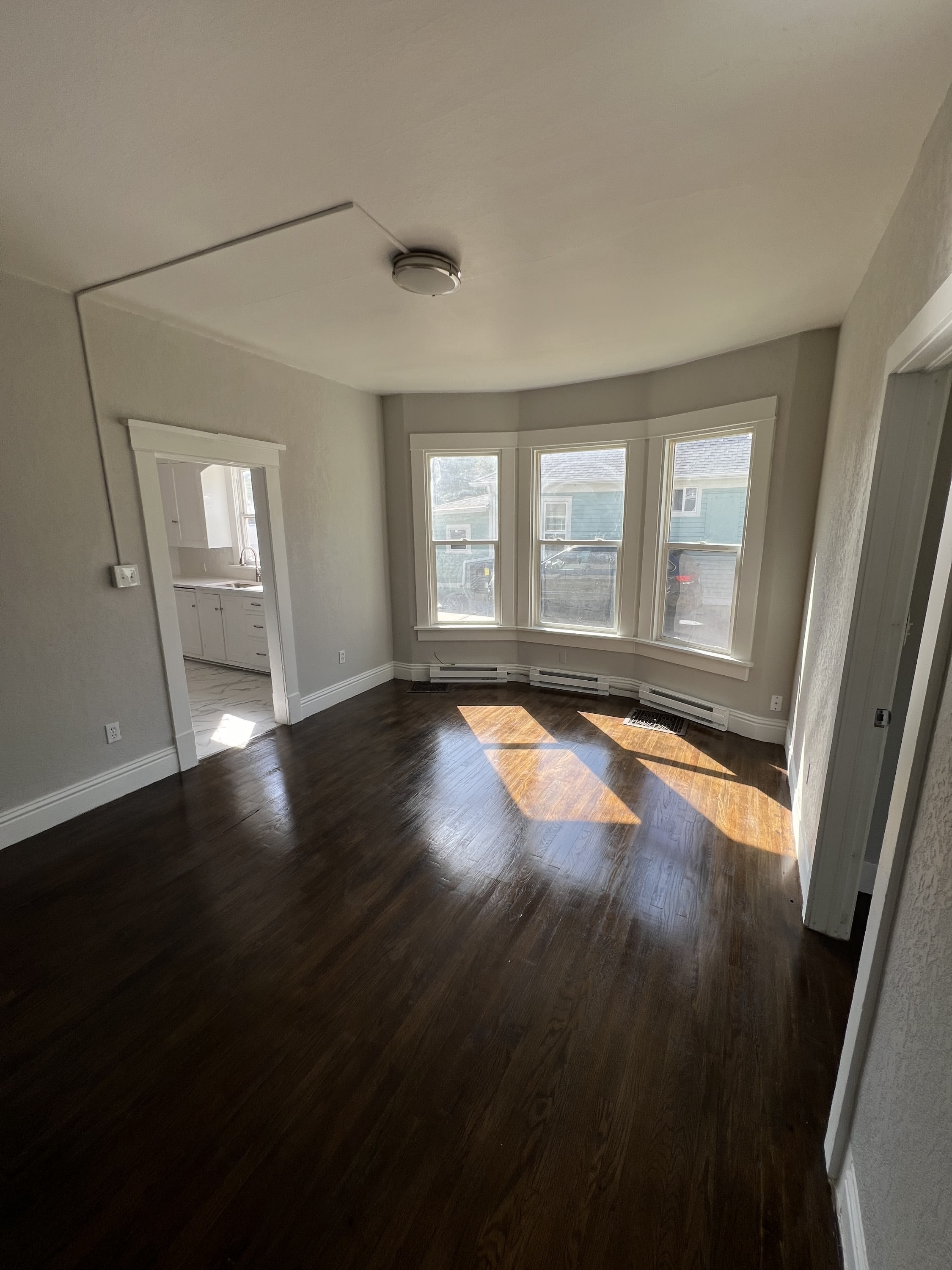 420 Lincoln St. – photo 2