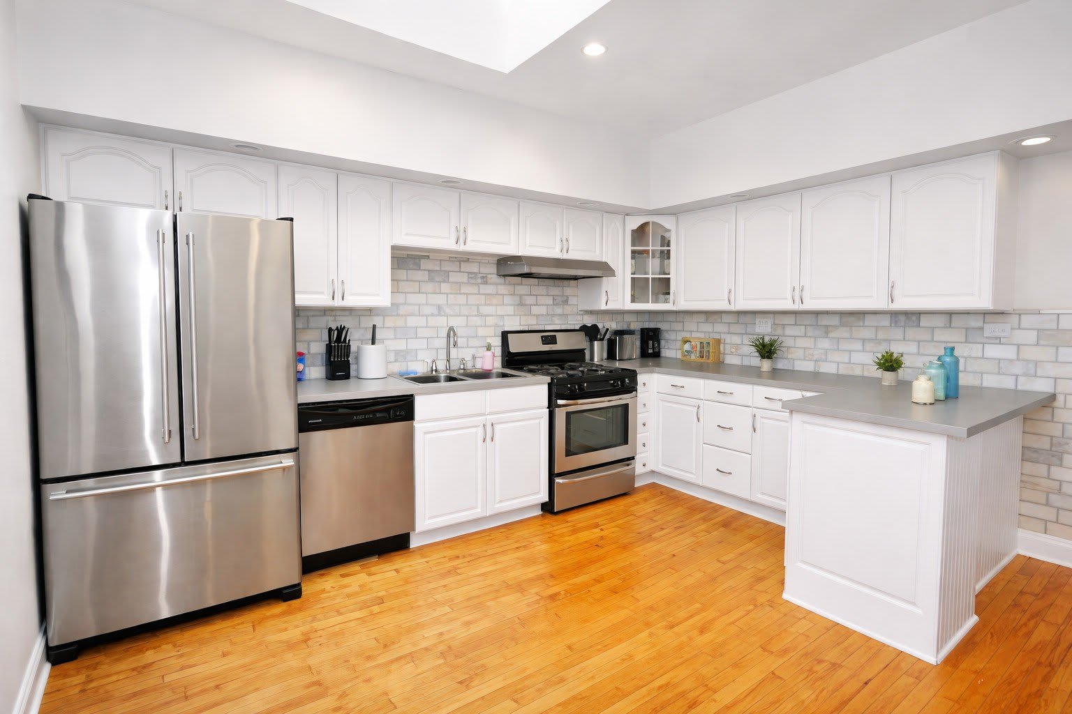 736 S Oakley Boulevard – photo 5