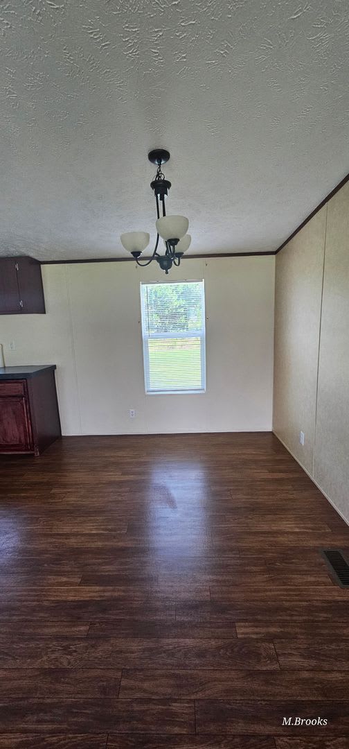 home in Brooks County – photo 2