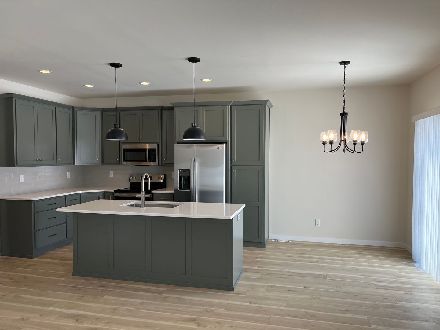 3 Bed 2.5 Bath Single Family Home – photo 3