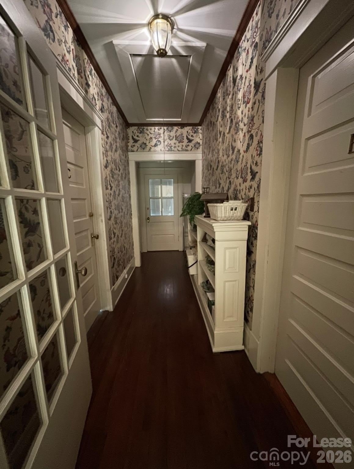 501 E Kingston Avenue – photo 4