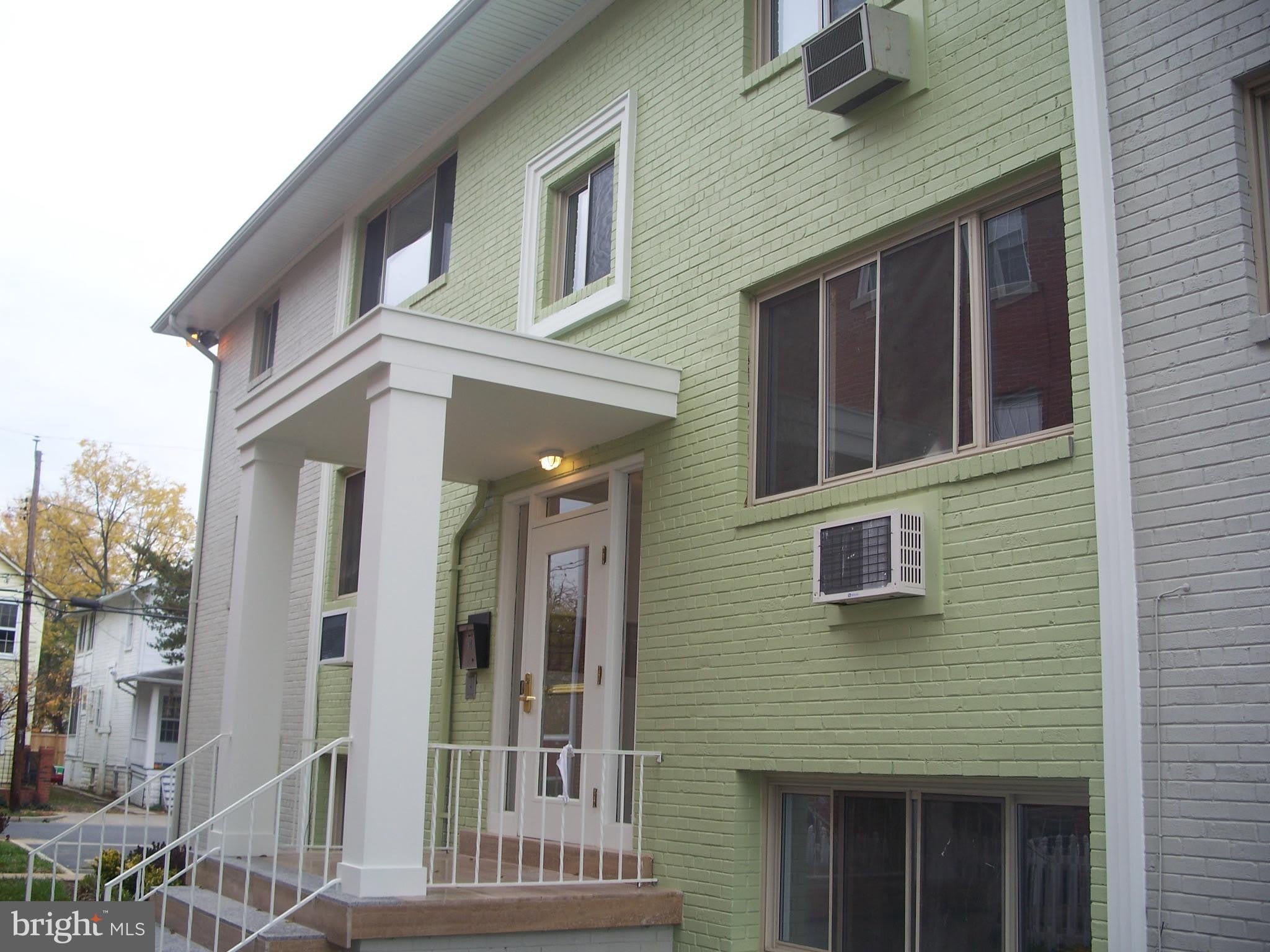 206 E WINDSOR Avenue – photo 1