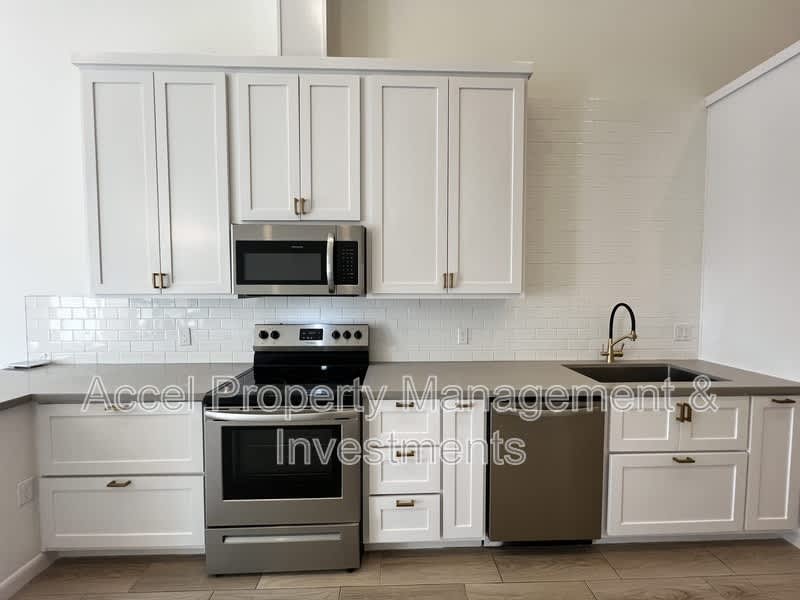 2120 Date Palm Ave. – photo 5