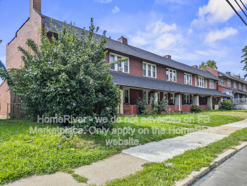 1517 1 2 Davis Ave – photo 2