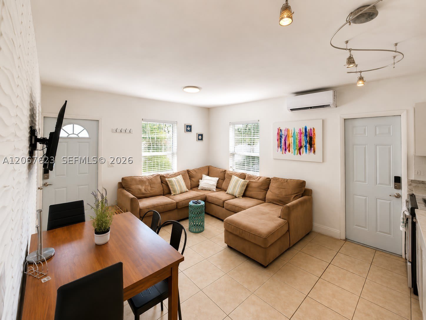 1639 Hayes St – photo 2