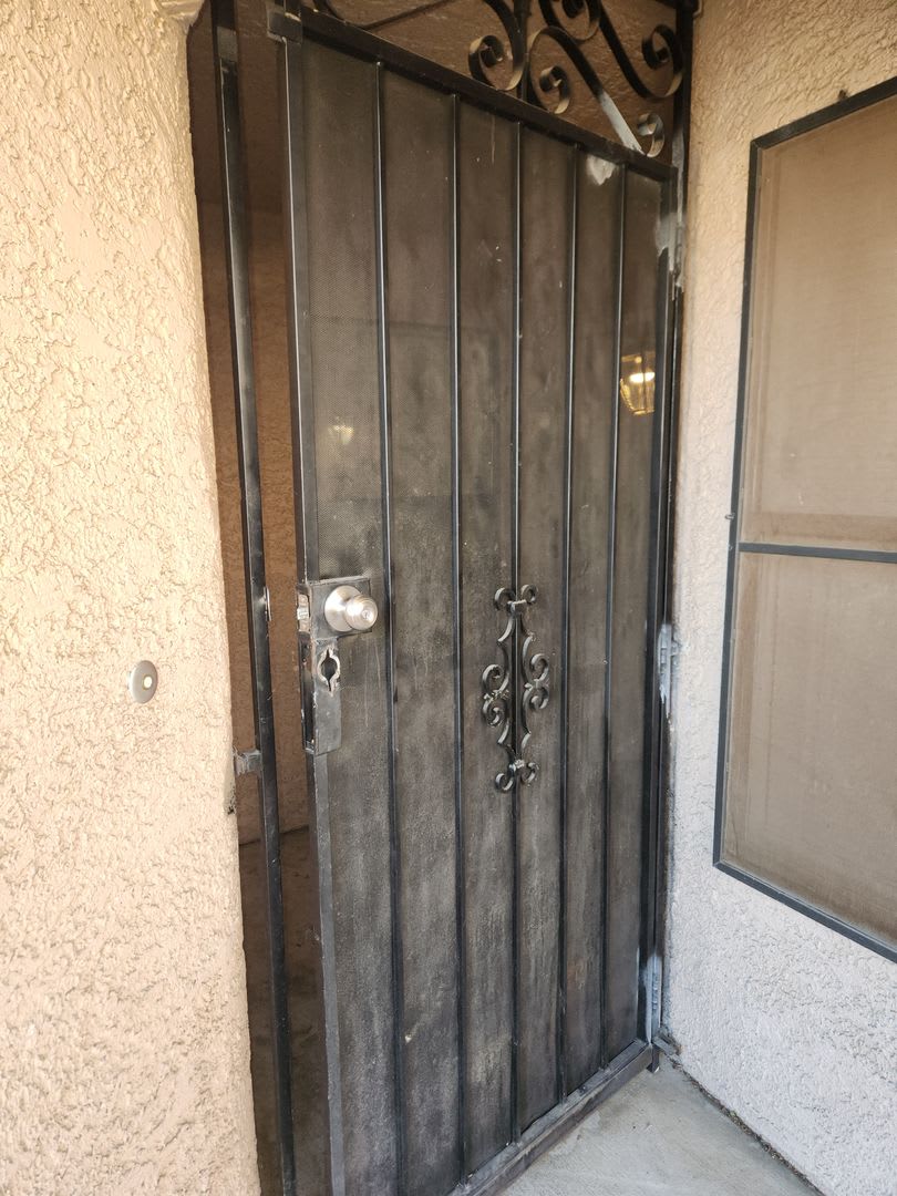Single Story 2 Bed 2 Bath With 2 Car Garage In Gate Community – photo 3