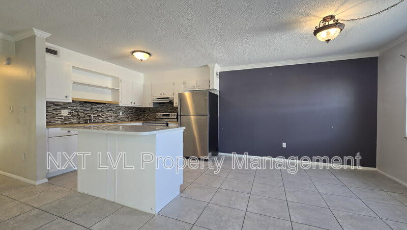 6777 Winkler Rd – photo 4